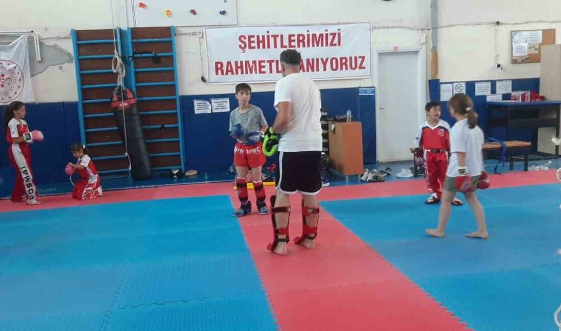 GEDİZLİ KİCK BOKS SPORCULARI