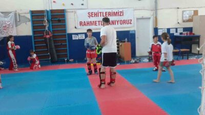 GEDİZLİ KİCK BOKS SPORCULARI TÜRKİYE ŞAMPİYONASINA HAZIRLANIYORLAR