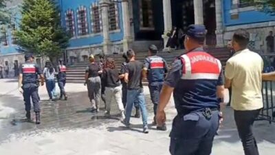 OPERASYONDA, 30 GRAM BONZAİ, 1 GRAM METAMFETAMİN VE 1 ADET