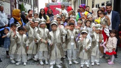 KÜTAHYA VAKIFLAR BÖLGE MÜDÜRLÜĞÜ 21 ÇOCUĞU SÜNNET ETTİRDİ