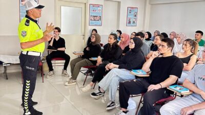 KÜTAHYA’DA SÜRÜCÜ ADAYLARINA TRAFİK EĞİTİMİ