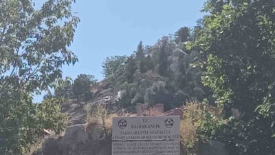 KÜTAHYA'NIN TARİHİ HİSAR KALESİ'NDE YANGIN