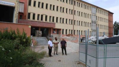 MÜDÜR BAŞYİĞİT, ANADOLU LİSESİNDEKİ GÜÇLENDİRME ÇALIŞMALARINI YERİNDE İNCELEDİ