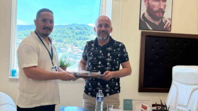 SİMAV’DA MANEVİ DANIŞMAN İPEK’TEN, HASTANE PERSONELİNE AŞURE İKRAMI