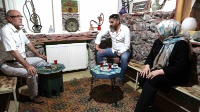 KÜTAHYA'DA TARİHİ KONAKTA HİZMETE SUNULAN DUVARLARI TUZ KAYALARI İLE KAPLANMIŞ