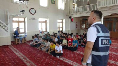 CAMİLERDE YAZ PROGRAMLARINDAKİ ÖĞRENCİLERE AKRAN ZORBALIĞI VE SİBER SUÇLAR HAKKINDA