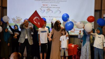 KÜTAHYA'DA '100. YILDA ÇOCUKLARIMIZLA 100 ŞENLİK' GÖSTERİSİ