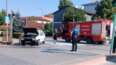 TAVŞANLI'DA HAREKET HALİNDEKİ OTOMOBİLDE YANGIN ÇIKTI