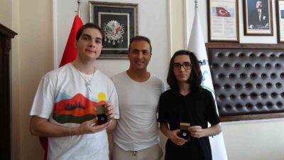 YKS İL BİRİNCİSİ TAVŞANLILI ÖĞRENCİLER BAŞARININ SIRRINI AÇIKLADI