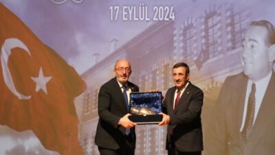 YILMAZ'A GÜNÜN ANISINA AK PARTİ KÜTAHYA İL BAŞKANI MUSTAFA ÖNSAY