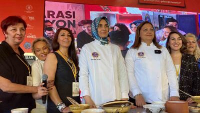 KÜTAHYA FRİGG KADINLARI, ŞEHRİN SERAMİK SANATINI VE YEREL LEZZETLERİ FESTİVALDE