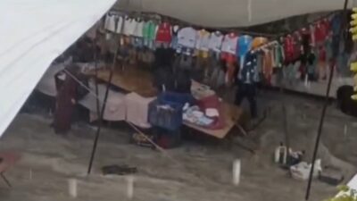 KÜTAHYA'DA ANİDEN BASTIRAN DOLU VE YAĞMUR, PAZARCI ESNAFINA ZOR ANLAR