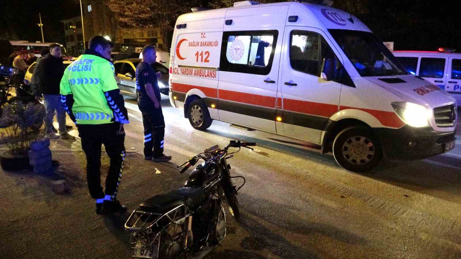 Kütahya’da otomobil ile motosiklet çarpıştı: 2 yaralı