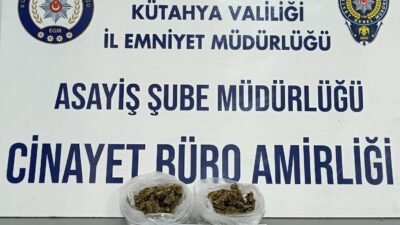 KÜTAHYA’DA UYUŞTURUCU BULUNAN ARAÇTAKİ 3 KİŞİ GÖZALTINA ALINDI