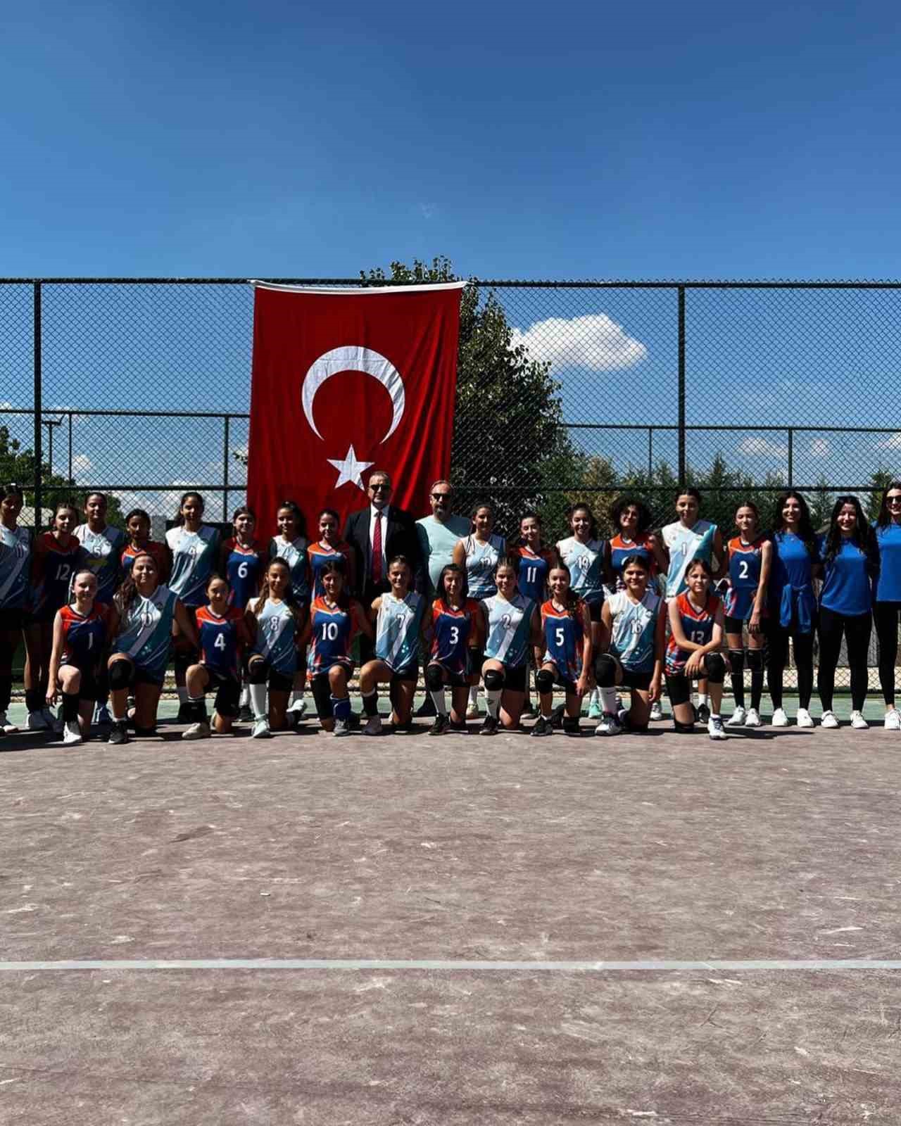 KÜTAHYALI SPORCULAR, ESKİŞEHİR'DE SPOR ŞENLİĞİNE KATILDI