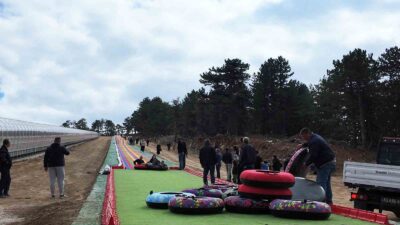 TÜRKİYE’NİN EN UZUN RENKLİ KAYDIRAĞI MURAT DAĞINDA AÇILDI