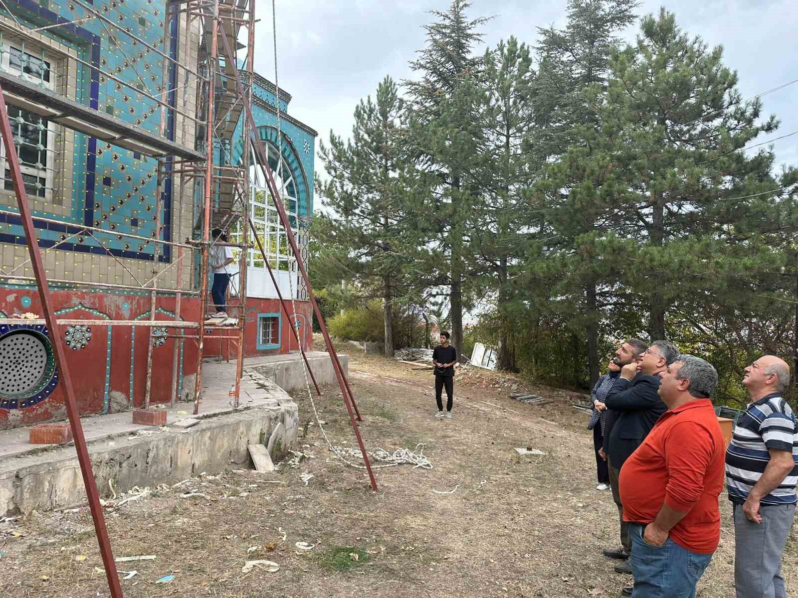 Çininin başkenti Kütahya’da ’Çini söküm ihalesi’ tartışması alevlendi