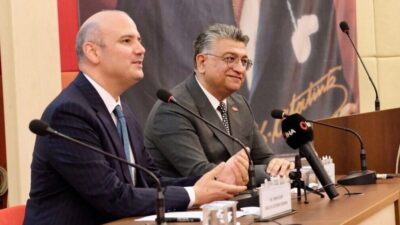 KÜTAHYA DUMLUPINAR ÜNİVERSİTESİNDE ANKARA MİLLETVEKİLİ VE BİLGİ VE İLETİŞİM TEKNOLOJİLERİ