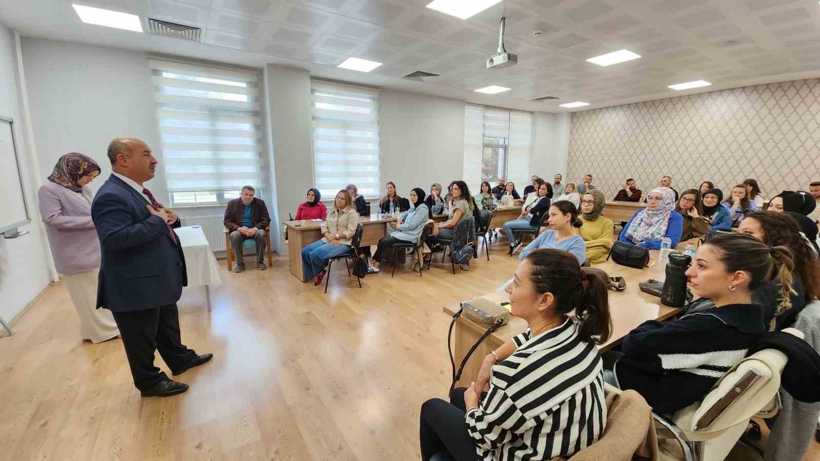 Kütahya’da öğretmenlere yönelik STEM Kursu 1. grup eğitimleri başladı