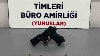 KÜTAHYA'DA SİLAH VE UYUŞTURUCU BULUNAN ARAÇTAKİ 2 KİŞİ GÖZALTINA ALINDI