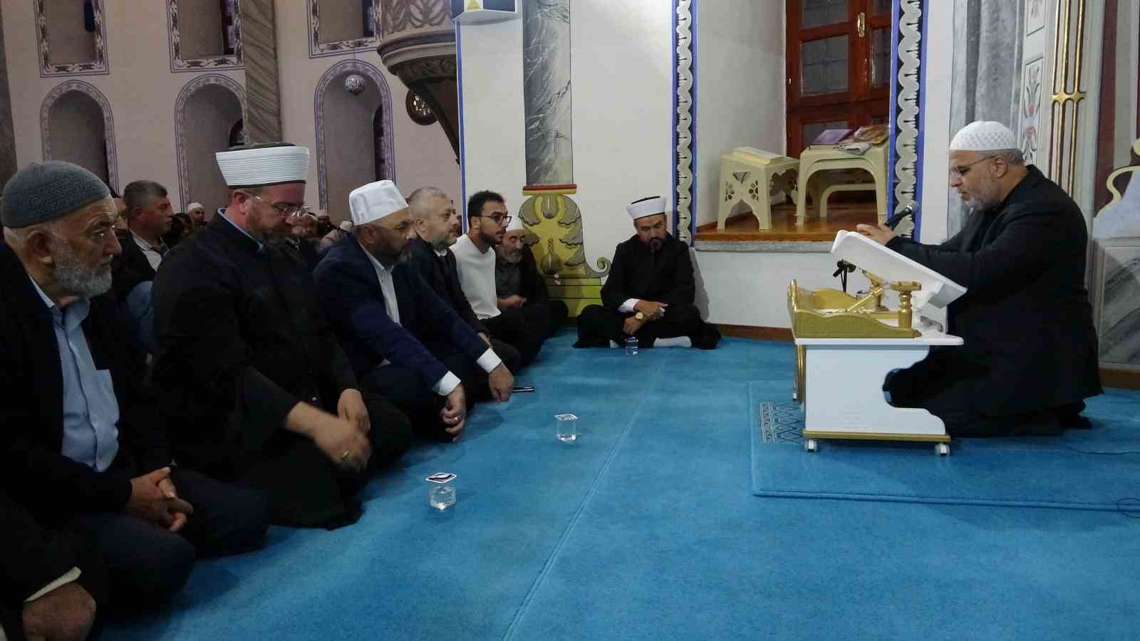 Kütahya’daki ’sabah namazı buluşması’na Diyanet İşleri Başkan Yardımcısı İşliyen de katıldı