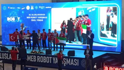 KÜTAHYA NAFİ GÜRAL FEN LİSESİNDEN ROBOT YARIŞMASINDA DÜNYA ŞAMPİYONLUĞU