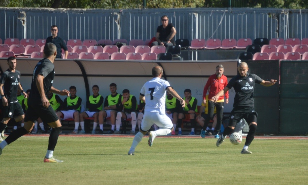 TKİ TAVŞANLI LİNYİTSPOR SAHASINDA