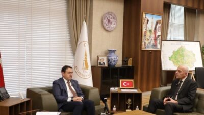 Kütahya Valisi Musa Işın Kütahya Bölge Gazetesi Genel Yayın Yönetmeni