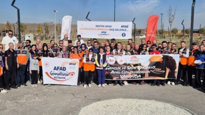 AFAD GÖNÜLLÜLERİ KÜTAHYA YEDİGÖLLER PARKINDA BULUŞTU