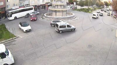 KÜTAHYA'DA, AŞIRI HIZ VE DİKKATSİZLİK SONUCU MEYDANA GELEN 5 AYRI