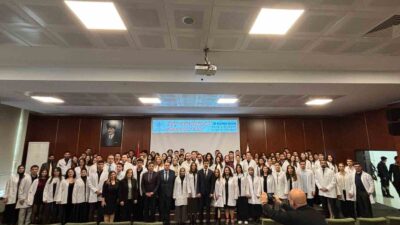 DİŞ HEKİMİ ADAYLARI BEYAZ ÖNLÜKLERİNİ GİYDİ