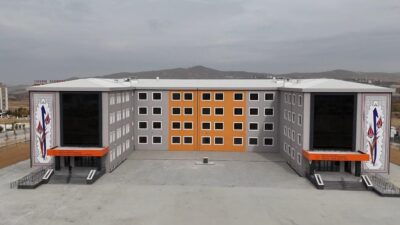 KÜTAHYA'DA ÜRETİLEN DÜNYANIN EN BÜYÜK PORSELEN ÇİNİ ESERİ, MALATYA'DAKİ BİR