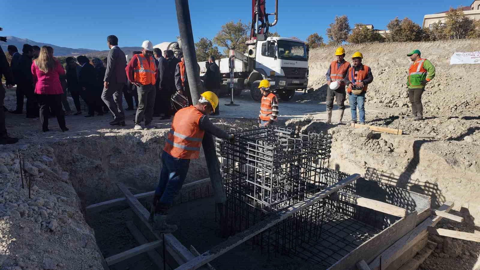 Gediz Sağlık Hizmetleri Meslek Yüksekokulu ek bina inşaatı için yardım kampanyası başlatıldı