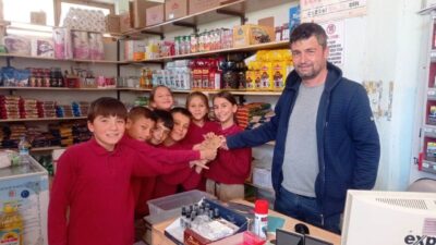 HİSARCIK KUTLUHALLAR ORTAOKULUNDA "ZİMEM DEFTERİ"GELENEĞİ HAYATA GEÇİRİLDİ KÖYDE İHTİYAÇ SAHİBİ