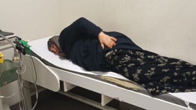 Mustafa YİĞİT/DOMANİÇ(Kütahya), – KÜTAHYA’nın Domaniç ilçesinde başıboş köpeklerin saldırısına uğrayan