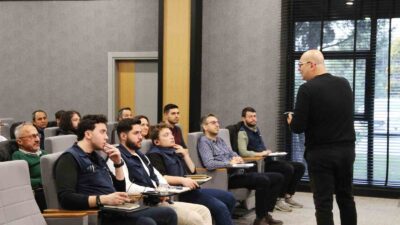 KÜTAHYA OSB'DE 'DİGİTAL DÖNÜŞÜM VE YAPAY ZEKA' EĞİTİMİ