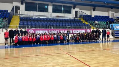 KÜTAHYA’DA OKULLAR ARASI GENÇLER HENTBOL İL BİRİNCİLİĞİ MÜSABAKALARI SONA ERDİ