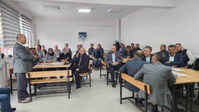 KÜTAHYA'DA "TÜRKİYE YÜZYILI MAARİF MODELİ" ÇERÇEVESİNDE İL MERKEZİNDEKİ OKUL MÜDÜRLERİNE