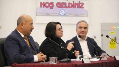 KÜTAHYA’DA "TÜRKİYE YÜZYILI VİZYONUNDA MESLEK SEÇİMİ VE KARİYER PLANLAMASI" PANELİ