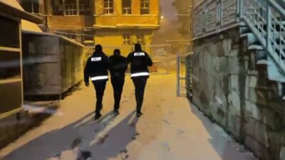 KÜTAHYA'DA TELEFONLA ARADIKLARI VATANDAŞA KENDİLERİNİ POLİS OLARAK TANITARAK 750 BİN