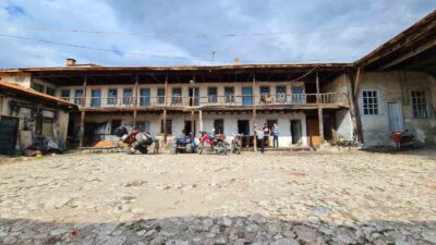 TARİHİ EMET HAN’INDA 2025 YILINDA RESTORASYON ÇALIŞMALARI BAŞLAYACAK