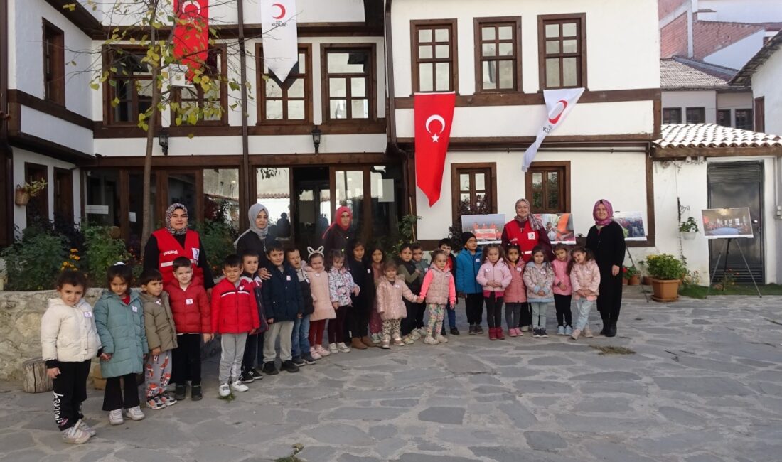 TAVŞANLI'DA KIZILAY HAFTASI NEDENİYLE