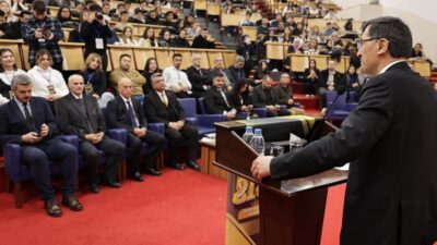 BAŞKAN KAHVECİ GENÇLERE BİR ARAYA GELDİ