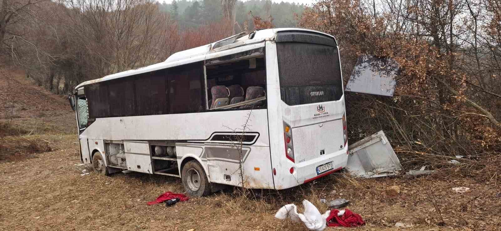 Emet’te işçi servisi devrildi: 1 ölü, 8 yaralı