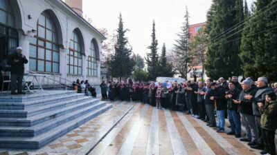 GEDİZ’DE 37 UMRECİ DUALARLA UĞURLANDI