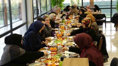 KAHVALTIYA KATILANLAR