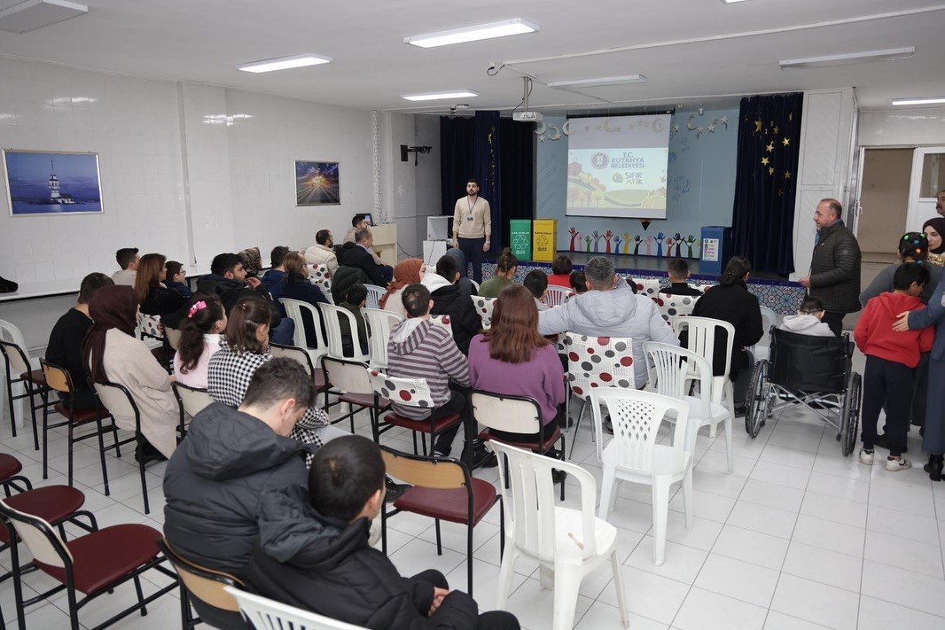 KÜTAHYA BELEDİYESİNDEN ÖZEL EĞİTİM UYGULAMA OKULU’NDA, SIFIR ATIK” KONULU BİLGİLENDİRME