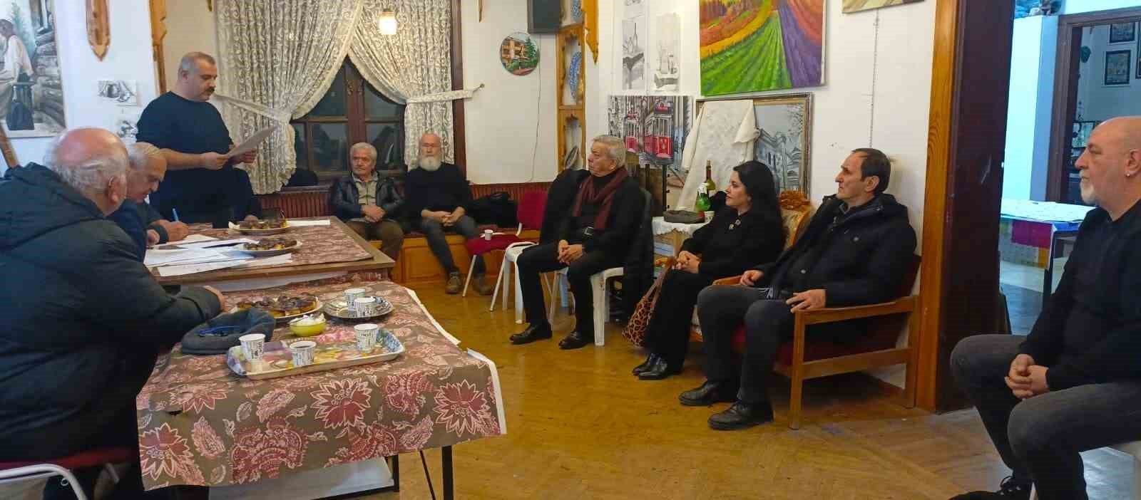 Kütahya Güzel Sanatlar ve Edebiyat Derneği’nin yeni yönetim kurulu belirlendi