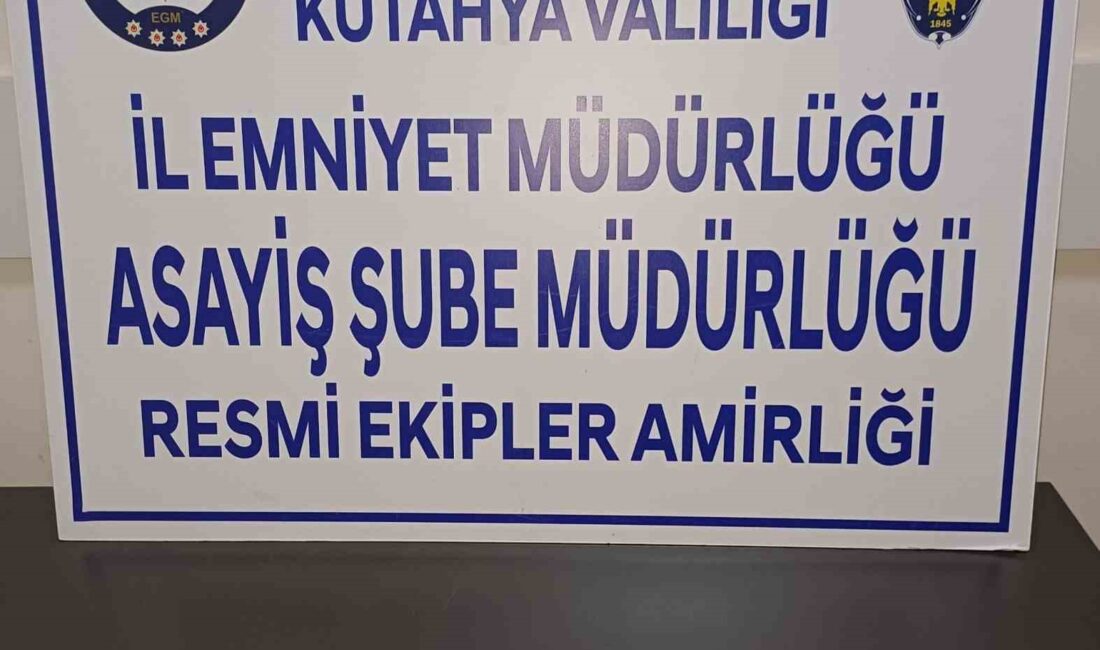KÜTAHYA'DA 22 YAŞINDAKİ BİR BAYANIN ÜZERİNDE NARKOTİK MADDE ELE GEÇİRİLDİ