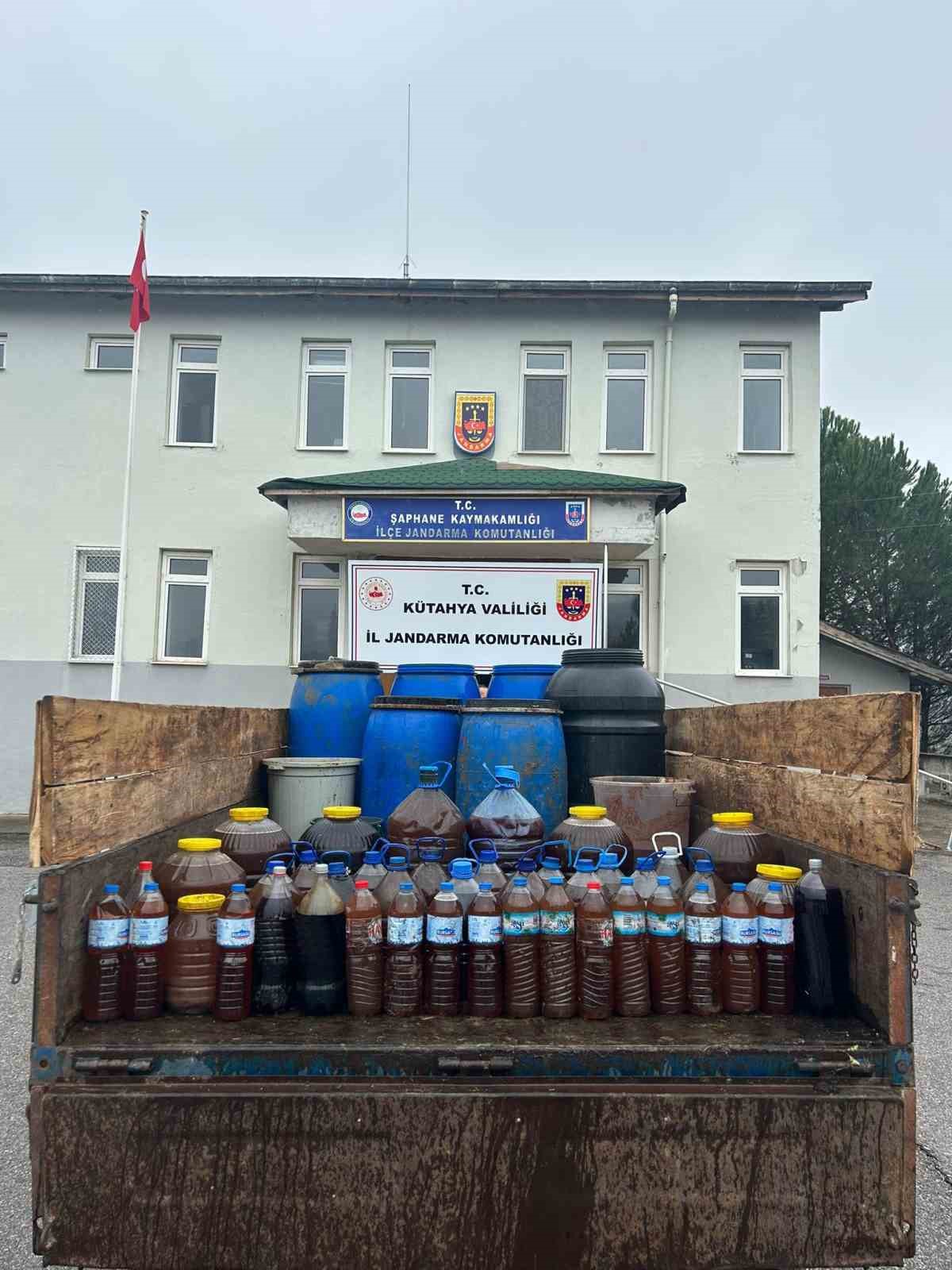 Kütahya’da 838 litre sahte alkol ele geçirildi